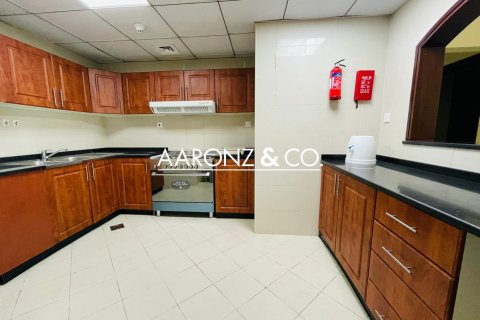 Appartement à Jumeirah Lake Towers, Dubai, 2 chambres, 123 m², № 103178 - photo 11