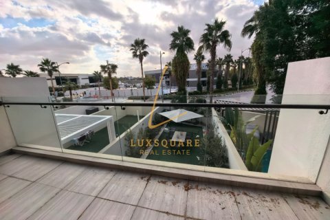 Снять в аренду таунхаус в DAMAC Hills (Akoya by DAMAC), Дубай: 4 спальни, 209м², № 103172 - фото 14