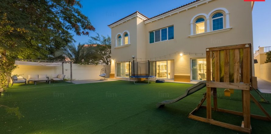 فيلا في دبي 4 غرف نوم, 510.8 م² رقم 92086