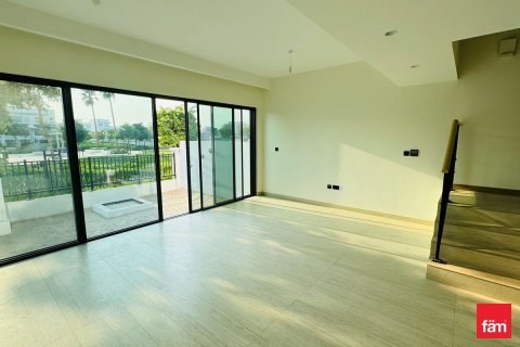 Таунхаус в Дубае, 4 спальни, 144м², № 92090