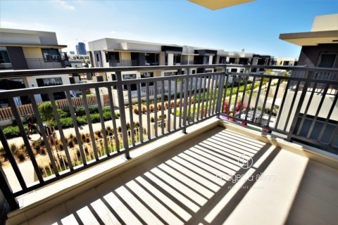 Villa in Dubai Hills Estate, Dubai 3 bedrooms, 285 sq.m. № 95278 - photo 2