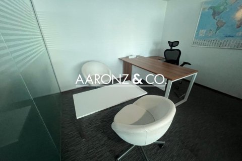 Office in Jumeirah Lake Towers, Dubai 99 sq.m. № 95268 - photo 12