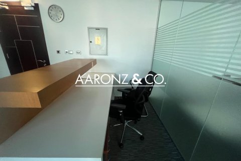 Office in Jumeirah Lake Towers, Dubai 99 sq.m. № 95268 - photo 6