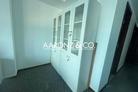 Office in Jumeirah Lake Towers, Dubai 99 sq.m. № 95268 - photo 7