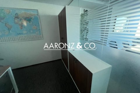 Office in Jumeirah Lake Towers, Dubai 99 sq.m. № 95268 - photo 8