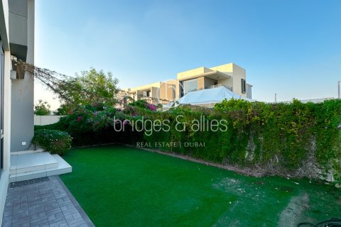 Villa in Dubai Hills Estate, Dubai 4 bedrooms, 194 sq.m. № 95277 - photo 2