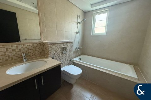 Villa in Legacy, Jumeirah Park, Dubai 3 bedrooms, 328 sq.m. № 76433 - photo 12