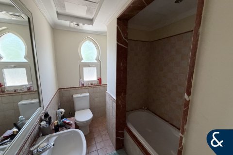 Townhouse in Victory Heights, Dubai Sports City, Dubai 4 bedrooms, 250 sq.m. № 76434 - photo 15