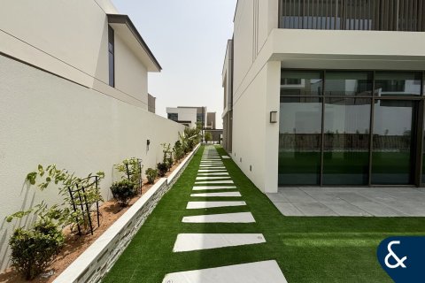 Villa in Al Furjan, Dubai 4 bedrooms, 588 sq.m. № 76439 - photo 21