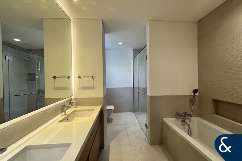 Villa in Al Furjan, Dubai 4 bedrooms, 588 sq.m. № 76439 - photo 9