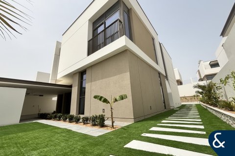 Villa in Al Furjan, Dubai 4 bedrooms, 588 sq.m. № 76439 - photo 1