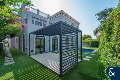 Villa à Jumeirah Golf Estates, Dubai, 5 chambres, 692 m², № 75084 - photo 3