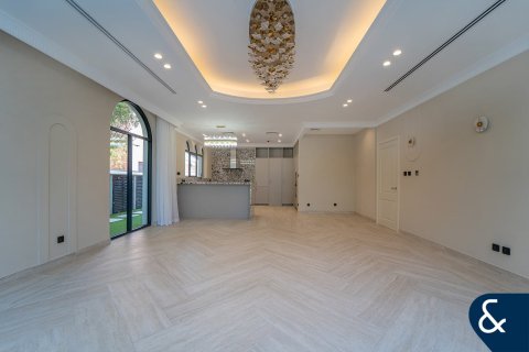 Villa à Jumeirah Golf Estates, Dubai, 5 chambres, 692 m², № 75084 - photo 6