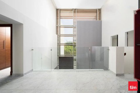 Villa in Dubai 4 bedrooms, 712.1 sq.m. № 69536 - photo 2