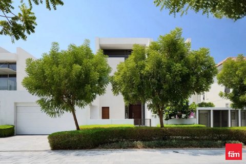 Villa in Dubai 4 bedrooms, 712.1 sq.m. № 69536 - photo 1