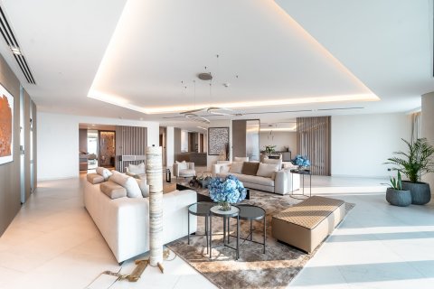 Apartment in Palm Jumeirah, Dubai 5 bedrooms, 896 sq.m. № 120573 - photo 4