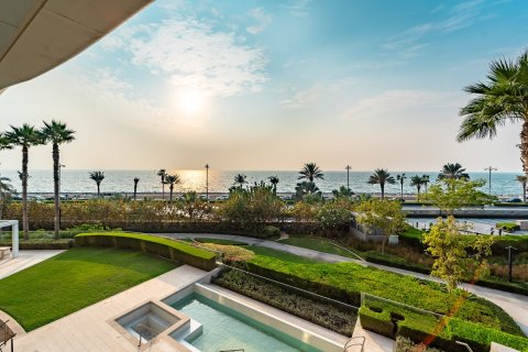 Apartment in Palm Jumeirah, Dubai 5 bedrooms, 896 sq.m. № 120573