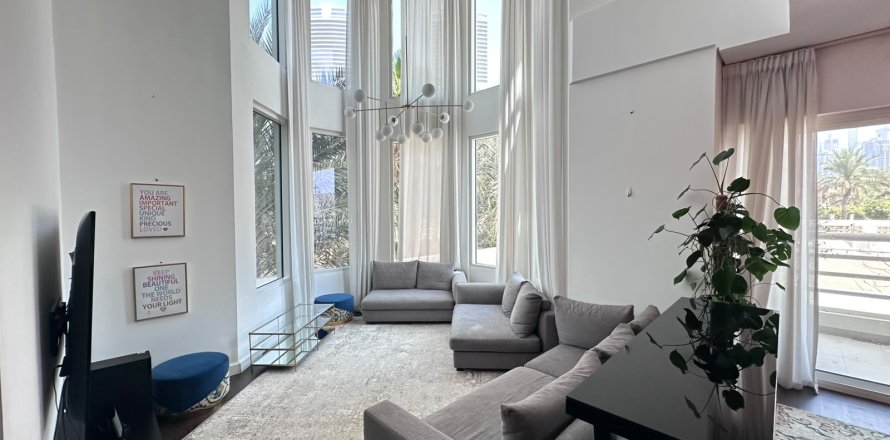 Квартира в Jumeirah Islands, Дубай, 3 спальни, 220м², № 120574