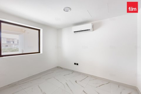 Townhouse in Dubai 4 bedrooms, 215.5 sq.m. № 59803 - photo 13