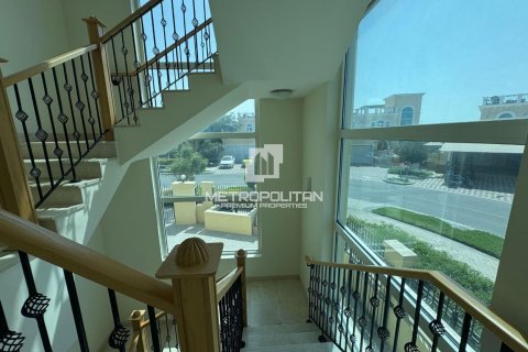 Villa in Legacy Nova Villas, Jumeirah Park, Dubai 4 bedrooms, 455 sq.m. № 16091 - photo 12