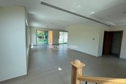 Villa in Legacy Nova Villas, Jumeirah Park, Dubai 4 bedrooms, 455 sq.m. № 16091 - photo 11