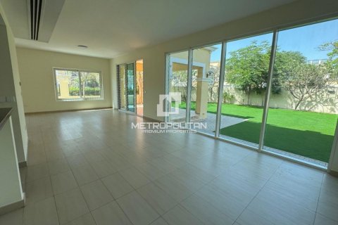 Villa in Legacy Nova Villas, Jumeirah Park, Dubai 4 bedrooms, 455 sq.m. № 16091 - photo 7