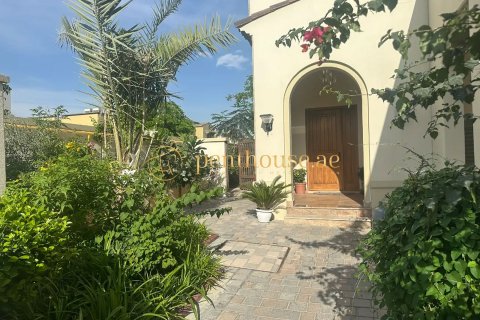 Townhouse in Mirdif, Dubai 3 bedrooms, 353 sq.m. № 16088 - photo 4