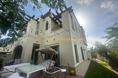 Townhouse in Mirdif, Dubai 3 bedrooms, 353 sq.m. № 16088 - photo 3