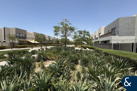 Villa en EMAAR South, Dubai South (Dubai World Central), Dubai, 4 dormitorios, 236 m², № 75375 - foto 15