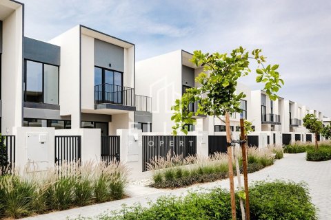 Вилла в The Valley, Дубай, 3 спальни, 174м², № 121674