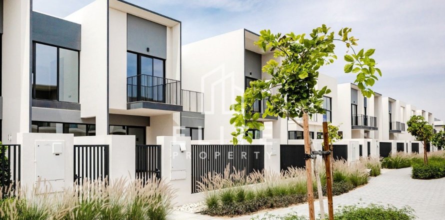 Вилла в The Valley, Дубай, 3 спальни, 174м², № 121674