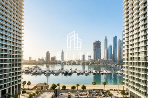 Apartamento en EMAAR Beachfront, Dubai Harbour, Dubai, 2 dormitorios, 135 m², № 121671 - foto 2