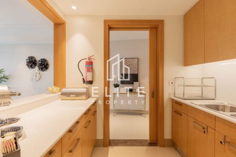Apartment in Dubai 3 bedrooms, 190 sq.m. № 121670 - photo 7