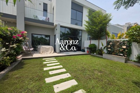 Townhouse in Al Furjan, Dubai 3 bedrooms, 238 sq.m. № 135108 - photo 4