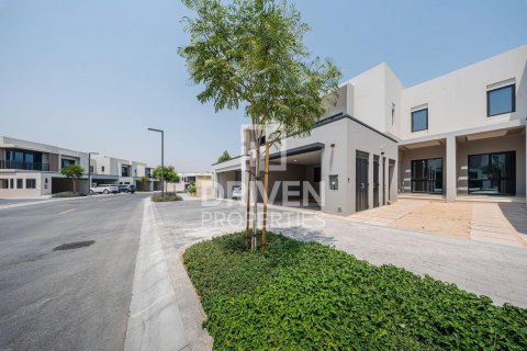 Townhouse in Jebel Ali, Dubai 4 bedrooms, 252.05 sq.m. № 129384 - photo 5
