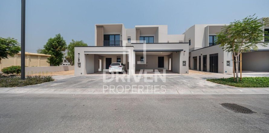Townhouse in Jebel Ali, Dubai 4 bedrooms, 252.05 sq.m. № 129384