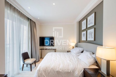 Apartment in The Address Residence Fountain Views, Downtown Dubai (Downtown Burj Dubai), Dubai 2 bedrooms, 134.9 sq.m. № 129382 - photo 4