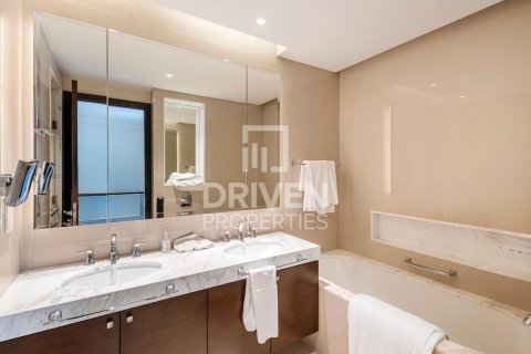 Apartment in The Address Residence Fountain Views, Downtown Dubai (Downtown Burj Dubai), Dubai 2 bedrooms, 134.9 sq.m. № 129382 - photo 15