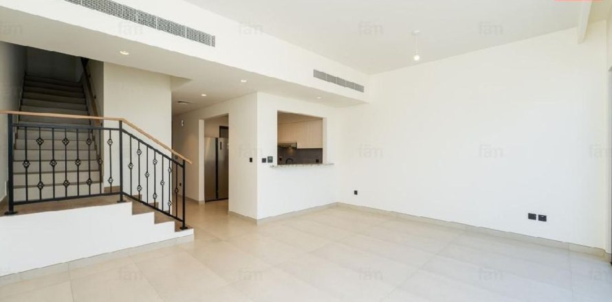 Townhouse in Dubai 4 bedrooms, 145.5 sq.m. № 137560