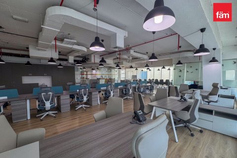 Bureau à Dubai, 285.8 m², № 137558