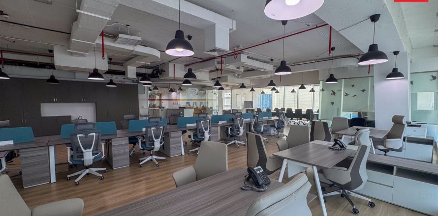 Bureau à Dubai, 285.8 m², № 137558