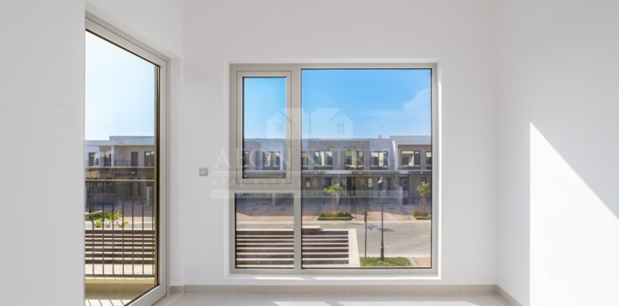 Adosado en DAMAC Hills (Akoya by DAMAC), Dubai, 4 dormitorios, 216 m², № 61190