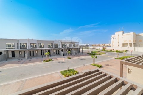 Adosado en DAMAC Hills (Akoya by DAMAC), Dubai, 3 dormitorios, 186 m², № 61189 - foto 2