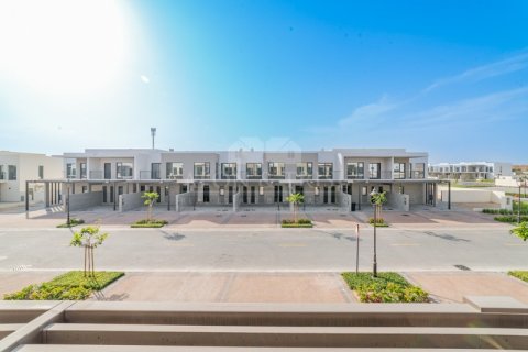 Adosado en DAMAC Hills (Akoya by DAMAC), Dubai, 3 dormitorios, 186 m², № 61189 - foto 1