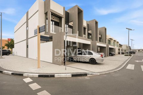 Villa in Murooj Al Furjan, Al Furjan, Dubai 4 bedrooms, 223.99 sq.m. № 138847 - photo 2