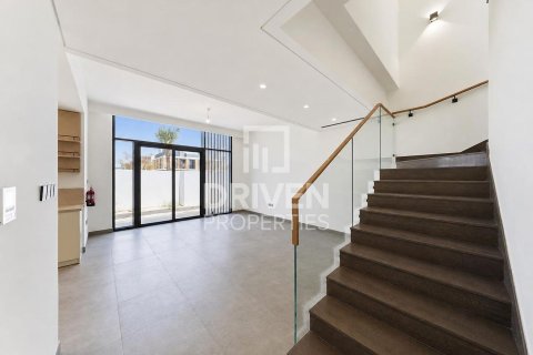 Снять в аренду таунхаус в Ruba, Arabian Ranches 3, Дубай: 4 спальни, 249.54м², № 138846 - фото 6