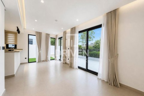Townhouse in Tilal Al Ghaf, Dubai 4 bedrooms, 221.67 sq.m. № 138848 - photo 3