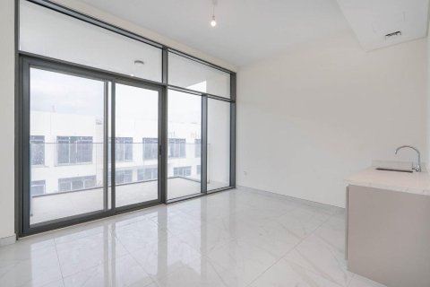 Villa in Al Furjan, Dubai 4 bedrooms, 602.19 sq.m. № 138912 - photo 11
