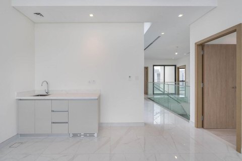 Villa in Al Furjan, Dubai 4 bedrooms, 602.19 sq.m. № 138912 - photo 10