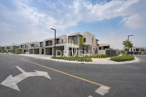 Villa en Jebel Ali, Dubai, 4 dormitorios, 456.71 m², № 138845 - foto 2